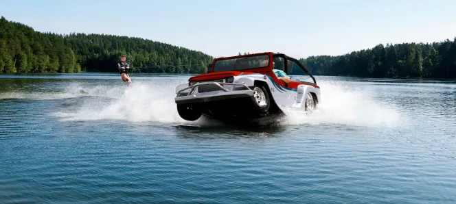 slide_Waterskier4_main_original_1