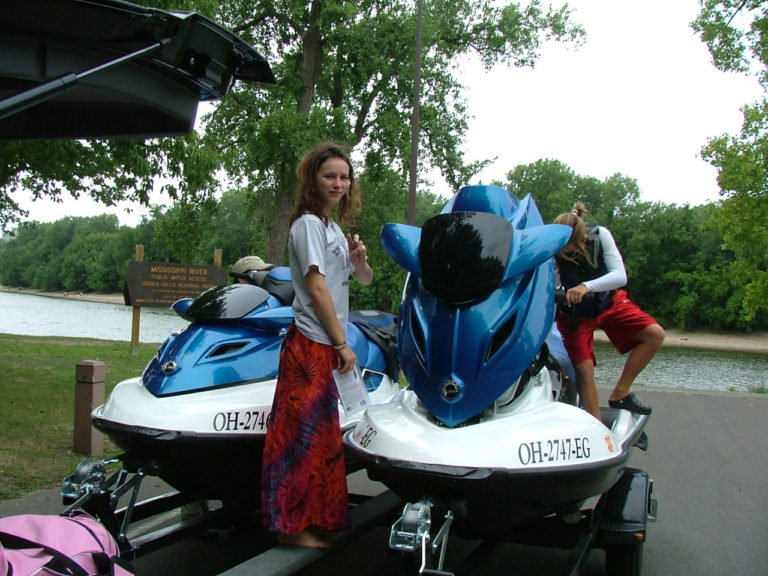 Dad Takes Teenage Daughters on PWC Ride Down Mississippi