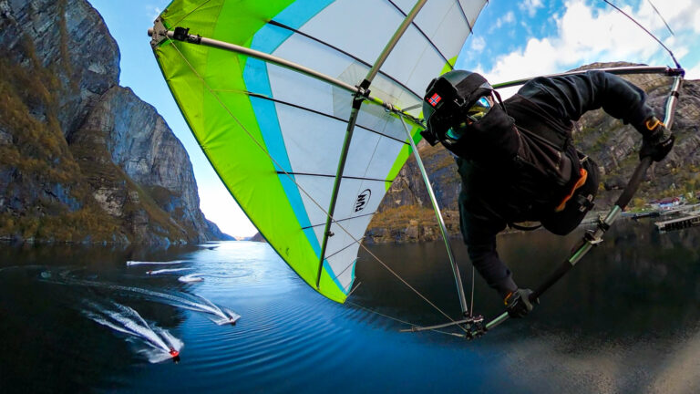 Video: Jet Ski Club Stavanger’s Autumn Ride Includes Hang Gliding