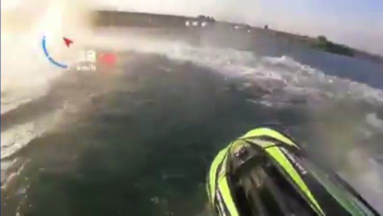 Video: Team Unlimited PWC Show Off Kawasaki SX-R Skills