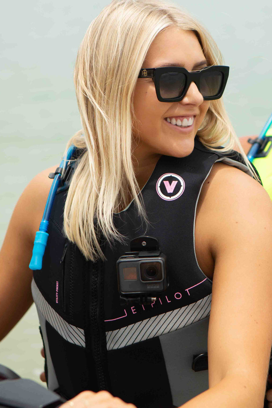 JA22207V_LADIES_VENTURE_VEST_BLACK_03_900x_504b6183-8f63-475a-8081-8b906f653695-132193874